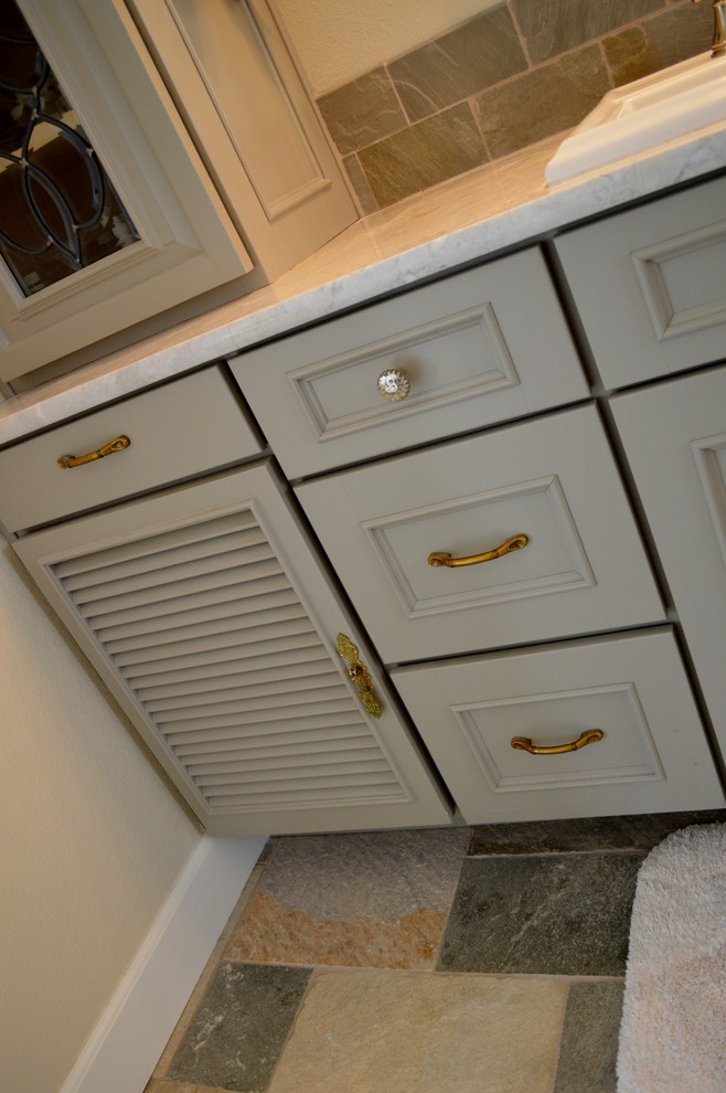 Medium sized classic ensuite bathroom in Denver with louvered cabinets and grey cabinets.