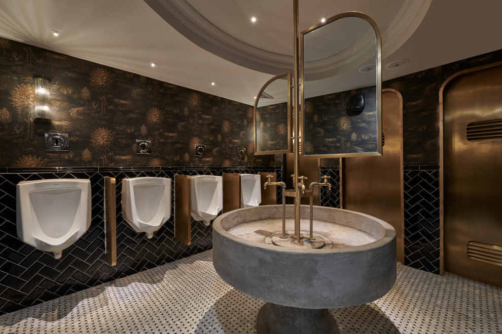 Inspiration pour une grande salle de bain design avec un carrelage noir, des carreaux de céramique, un mur noir, un sol en marbre, un sol blanc, meuble simple vasque et un plafond décaissé.