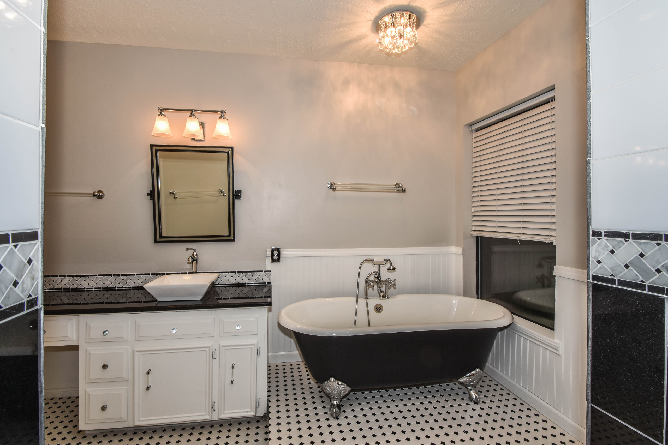 Black White Grey Granite Countertops Bathroom Ideas Houzz
