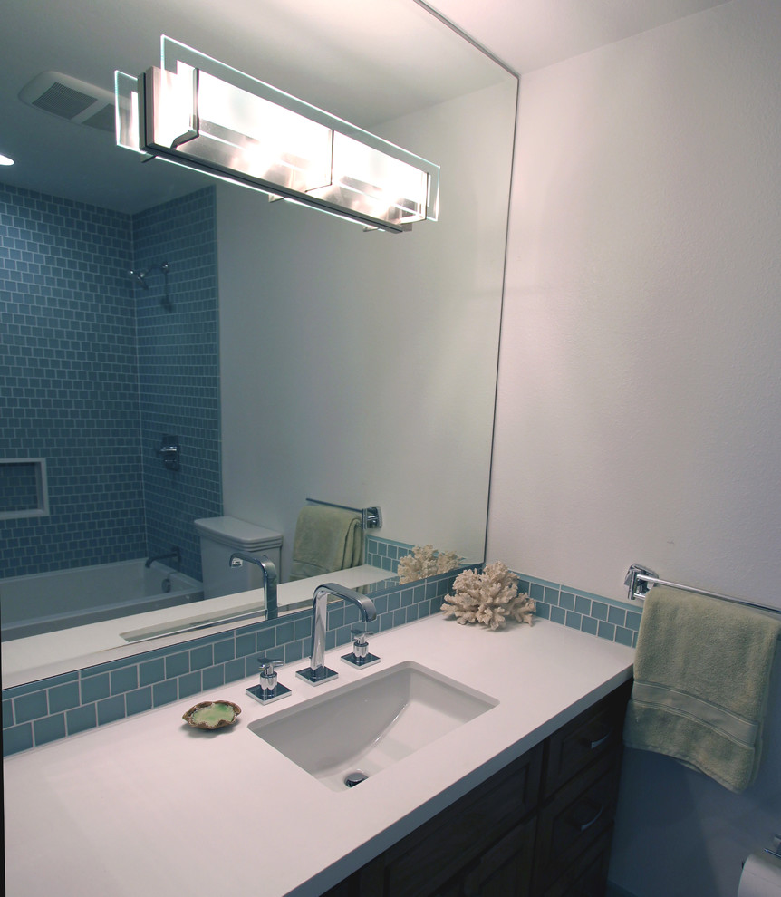 Photo of a contemporary bathroom in Orange County.