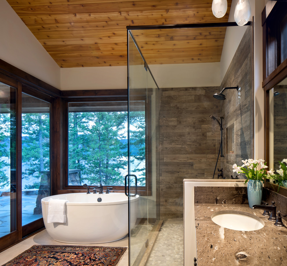 Идея дизайна: ванная комната в стиле рустика с отдельно стоящей ванной, угловым душем, коричневой плиткой, белыми стенами, врезной раковиной, бежевым полом, душем с распашными дверями и коричневой столешницей