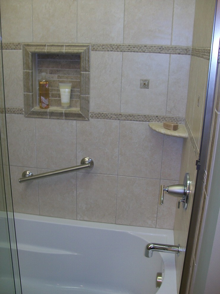 HWC Showroom Bathrooms Traditional Bathroom Grand Rapids by HWC Home Works Corporation
