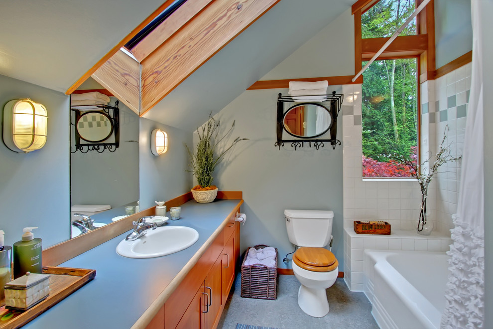 Exemple d'une salle de bain craftsman.