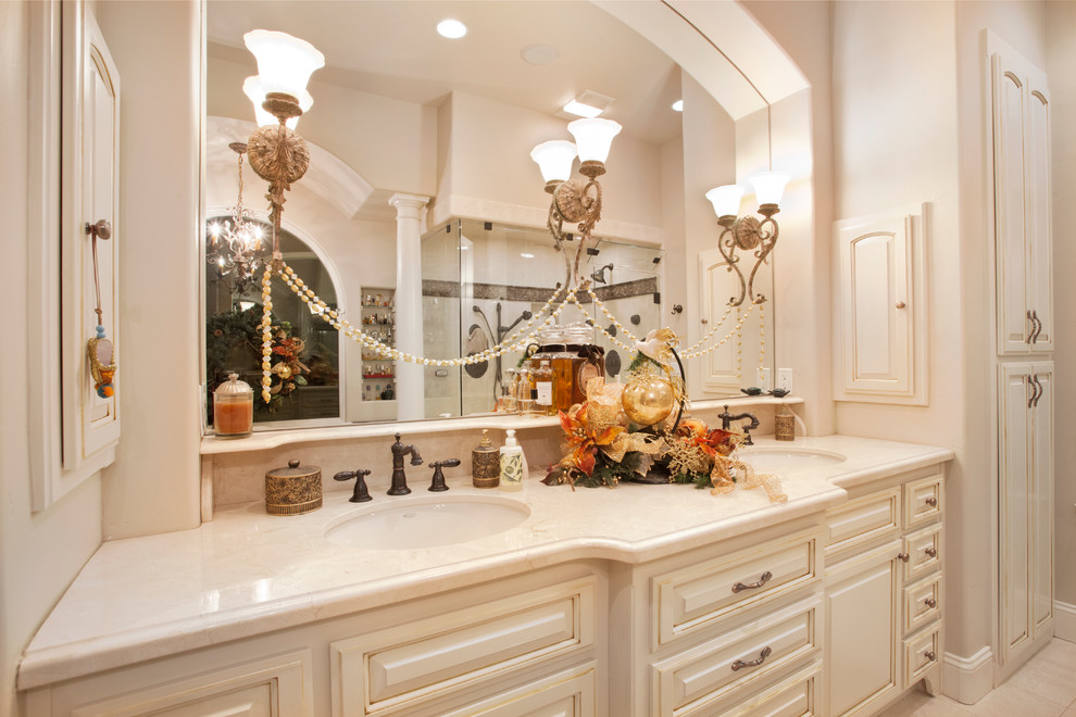 Inspiration for a timeless bathroom remodel in Sacramento