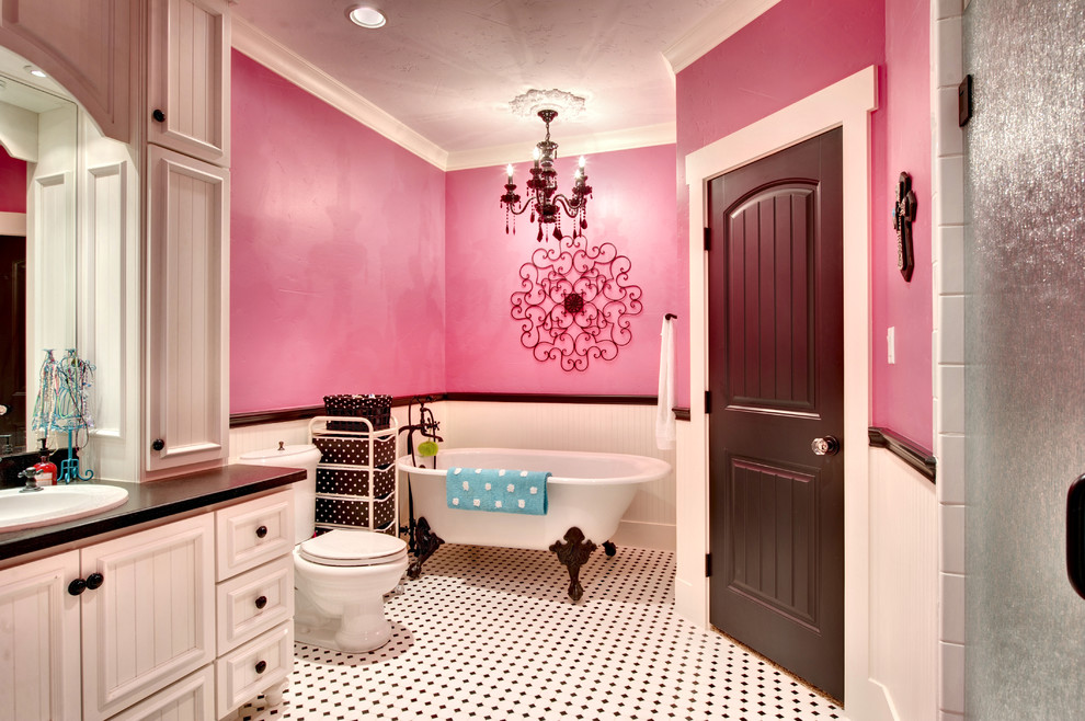 ヒューストンにあるラスティックスタイルのおしゃれな浴室の写真