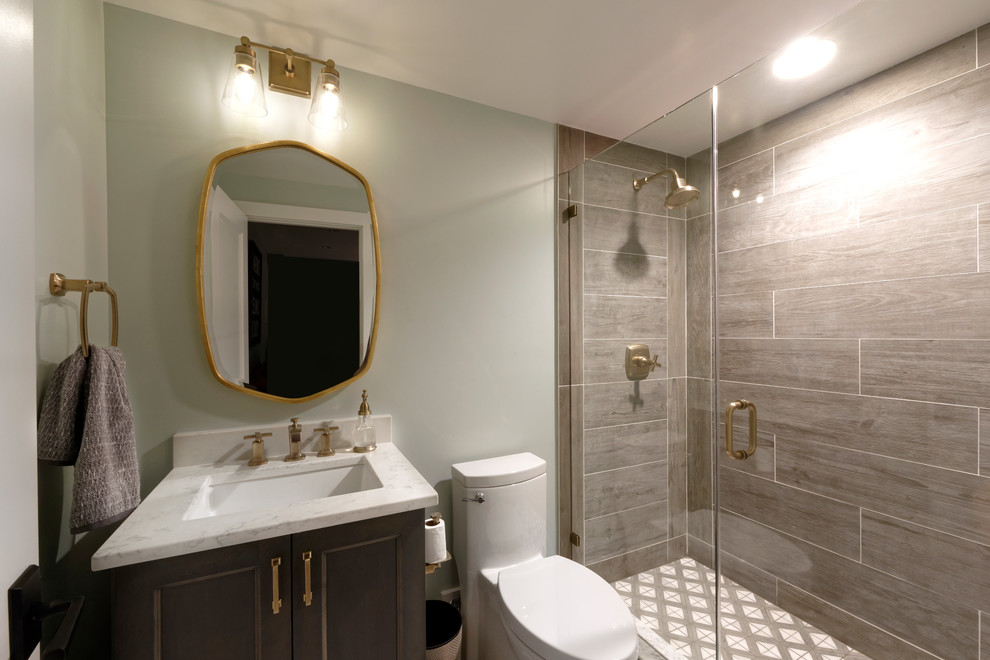ワシントンD.C.にあるインダストリアルスタイルのおしゃれな浴室の写真