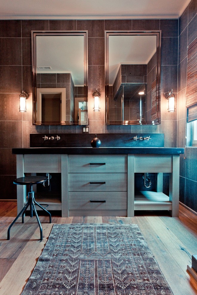 Photo of a contemporary bathroom in Charleston.