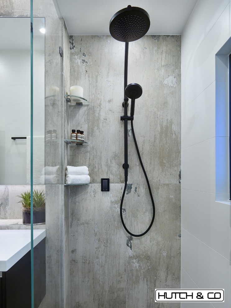 アデレードにあるインダストリアルスタイルのおしゃれな浴室の写真