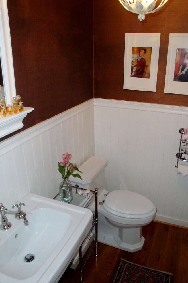 Example of a classic bathroom design in Charlotte
