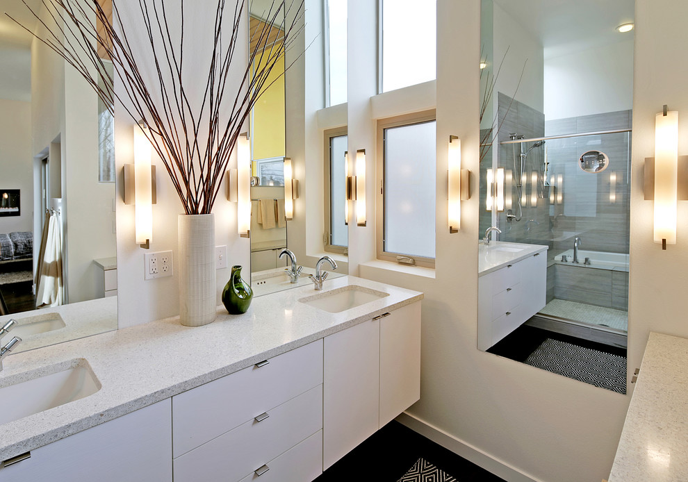 This is an example of a modern bathroom in Seattle.