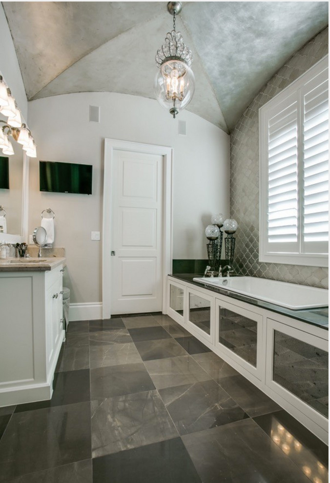 Interiors Moderno Cuarto de baño Dallas de J. Bolton