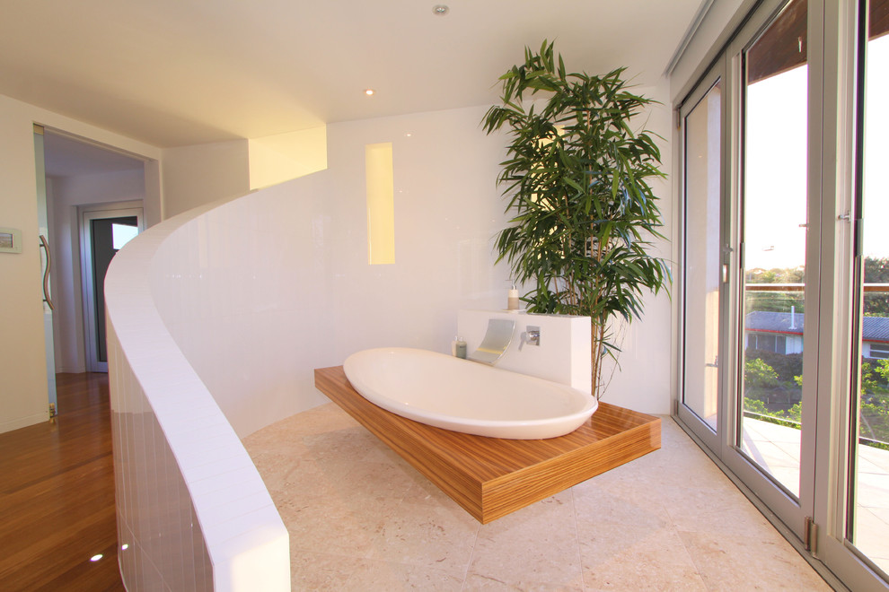 Bathroom - tropical bathroom idea in Brisbane