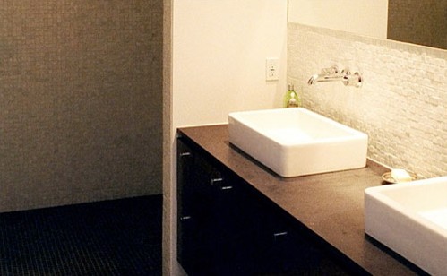 Photo of a contemporary bathroom in Detroit.