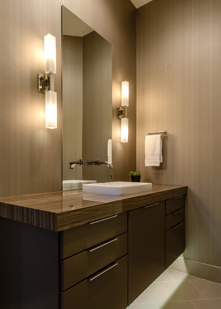 オースティンにあるコンテンポラリースタイルのおしゃれな浴室 (ベッセル式洗面器) の写真