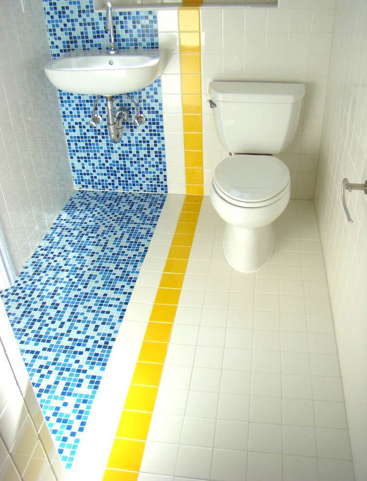 Example of a minimalist bathroom design in San Francisco