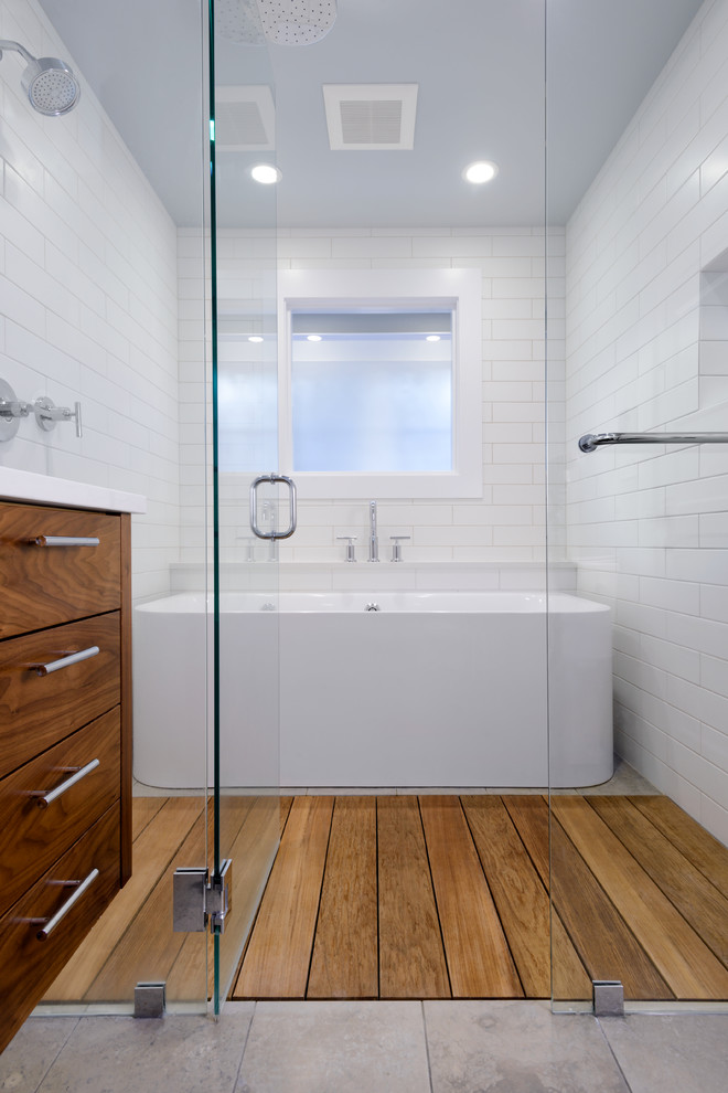 Cette photo montre une salle de bain scandinave.