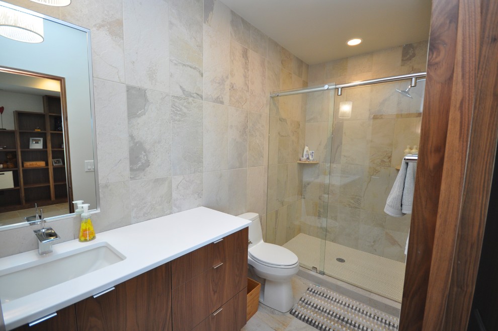 This is an example of a contemporary bathroom in Cedar Rapids.