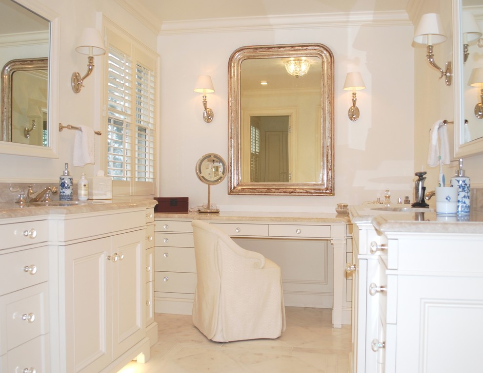 Esempio di una stanza da bagno padronale chic di medie dimensioni con consolle stile comò, ante bianche, top in granito, piastrelle beige, lastra di pietra, pavimento in marmo e pareti bianche
