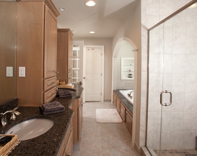 JMC Bathroom Remodel Luxurious Soak & Jet Tub Clásico Cuarto de baño Nueva York de JMC