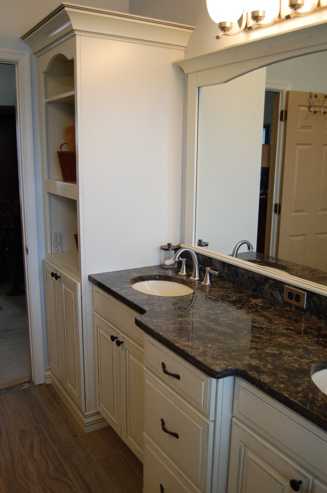 Joan n Rich's Masterbath Modern Bathroom Philadelphia by TRS