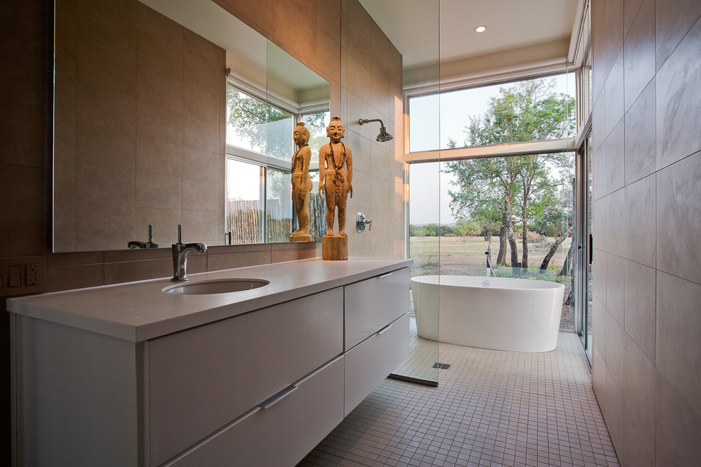 Example of a trendy walk-in shower design in Dallas