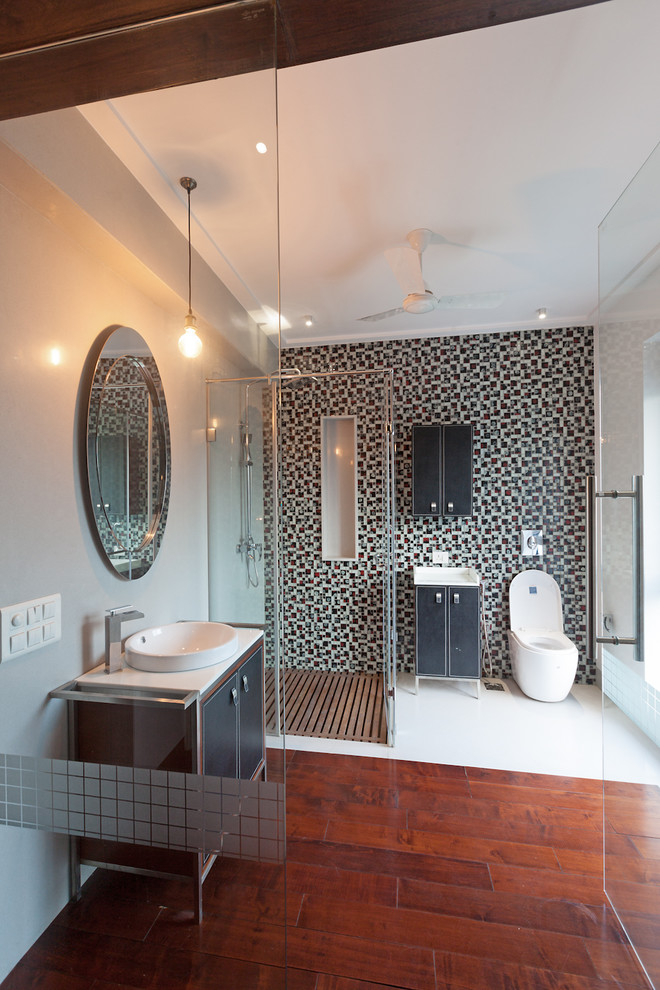 Design ideas for a contemporary bathroom in Delhi.