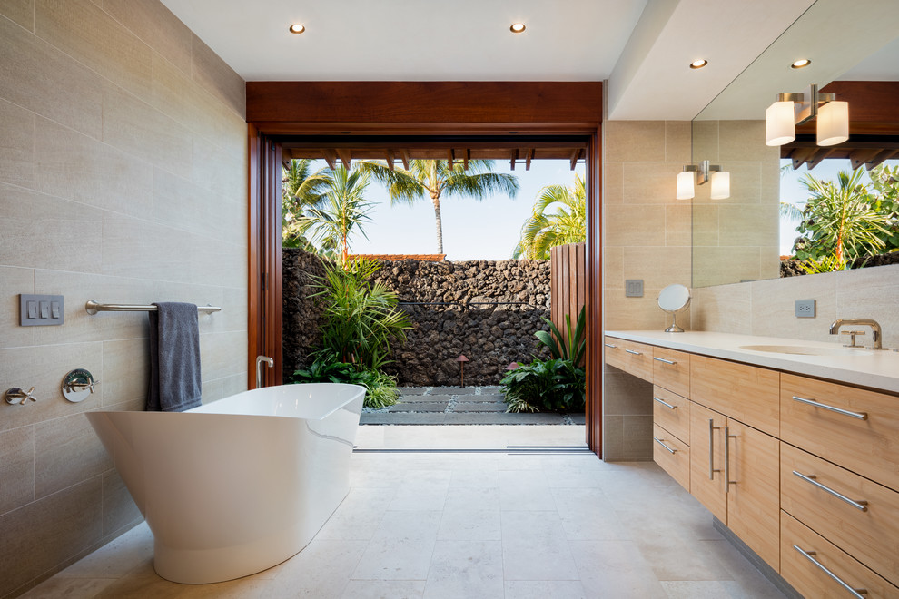 Kaimupulehu Lot 11 Tropical Bathroom Hawaii by GM Construction, Inc. Houzz