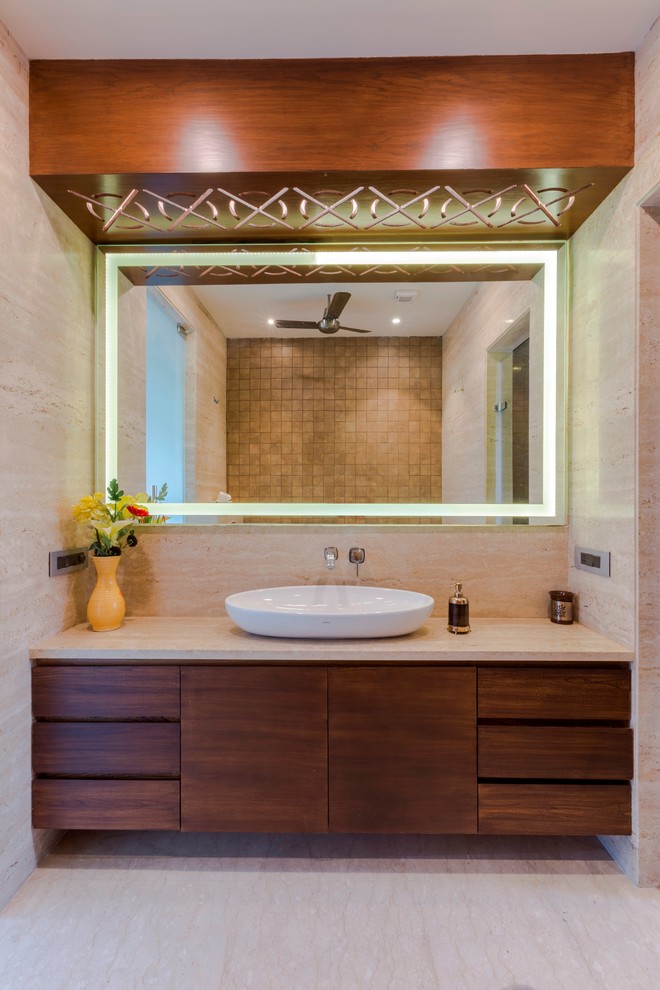 This is an example of a contemporary bathroom in Delhi.