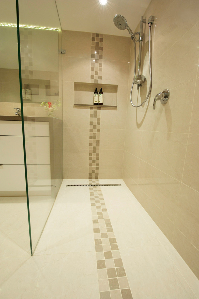 Bathroom - modern bathroom idea in Melbourne