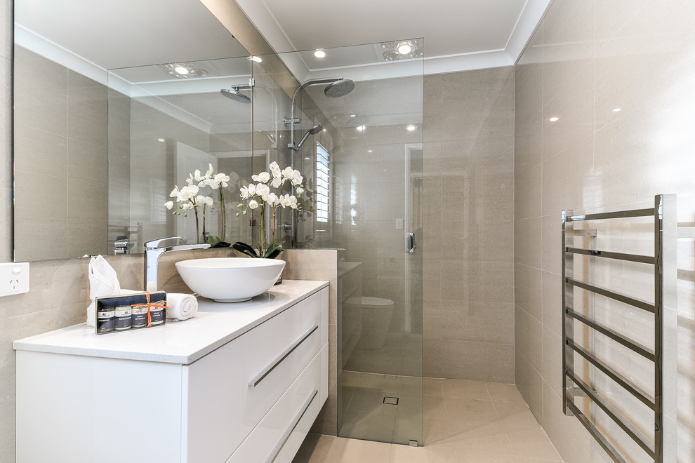 Inspiration for a modern bathroom remodel in Perth