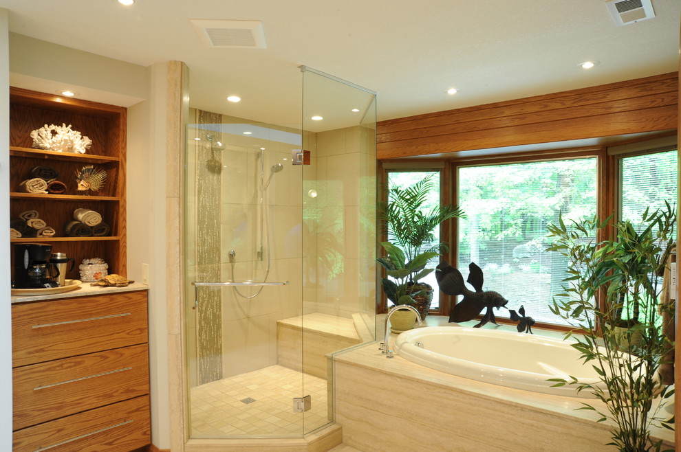 Inspiration för mellanstora klassiska en-suite badrum, med luckor med profilerade fronter, skåp i mellenmörkt trä, ett platsbyggt badkar, en hörndusch, stenkakel, vita väggar, klinkergolv i porslin, ett undermonterad handfat och bänkskiva i kvarts
