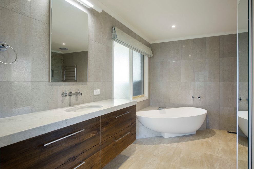 King Street, Yarra Glen Modern Bathroom Melbourne by Bubbles