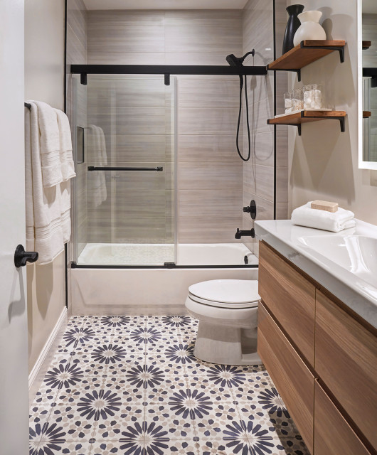 Kingsbury Bathroom Modern Badezimmer Chicago von Phillip