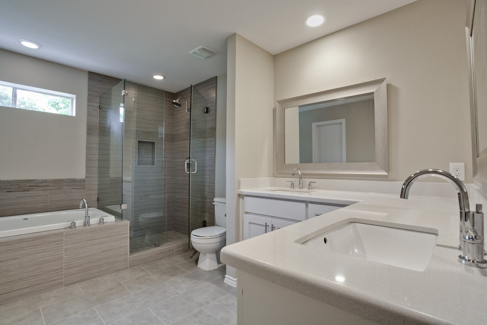 Design ideas for a contemporary bathroom in Dallas.