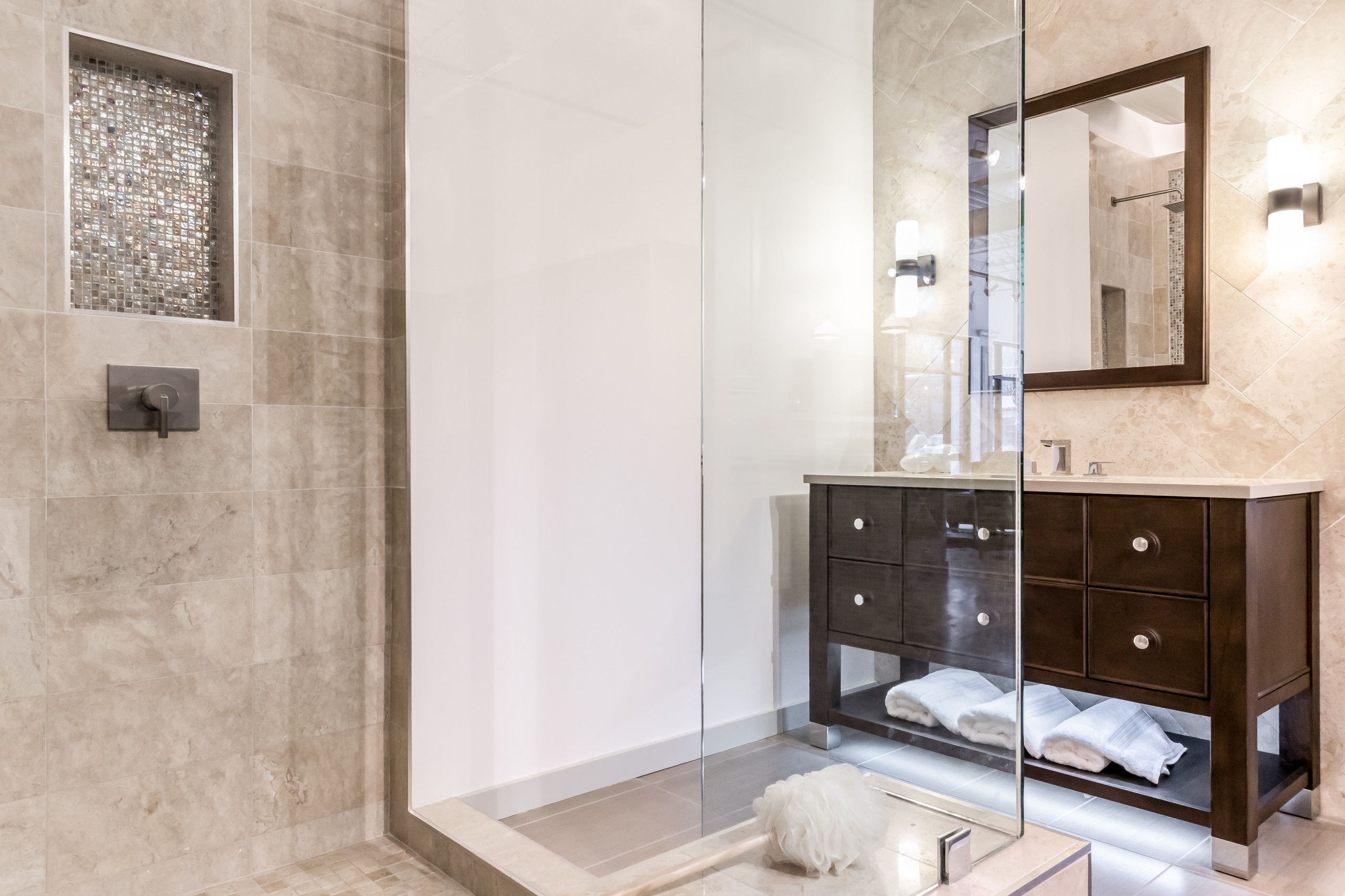 Kitchen And Bath Showroom Modern Bathroom Chicago By Glenbrook Remodeling Houzz