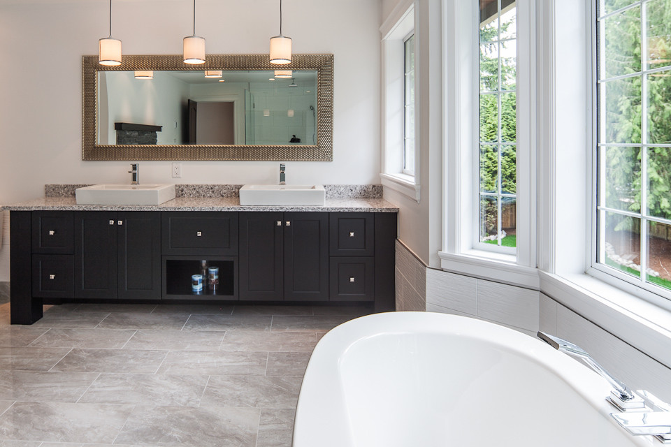 https://st.hzcdn.com/simgs/pictures/bathrooms/kitchen-craft-cabinetry-vancouver-kitchen-craft-cabinetry-vancouver-and-victoria-img~1c1102160fecf7f6_9-8173-1-9af8bba.jpg