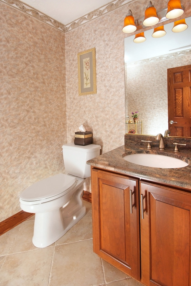 Свежая идея для дизайна: ванная комната в классическом стиле с столешницей из гранита - отличное фото интерьера