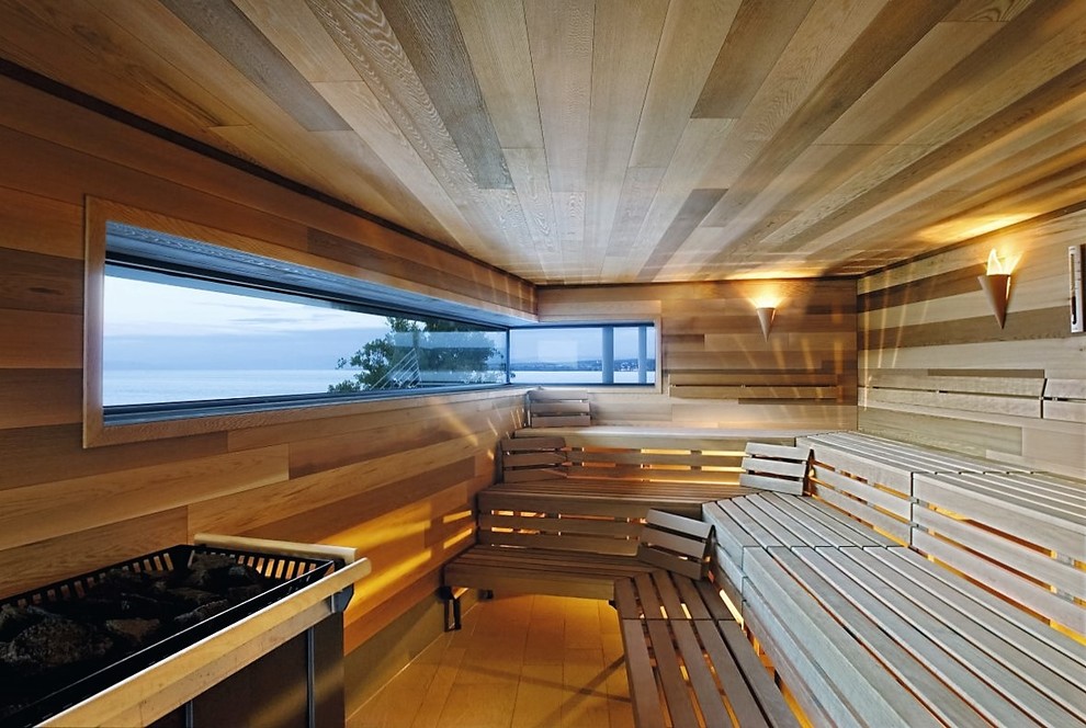 Ispirazione per una sauna contemporanea di medie dimensioni con pareti beige