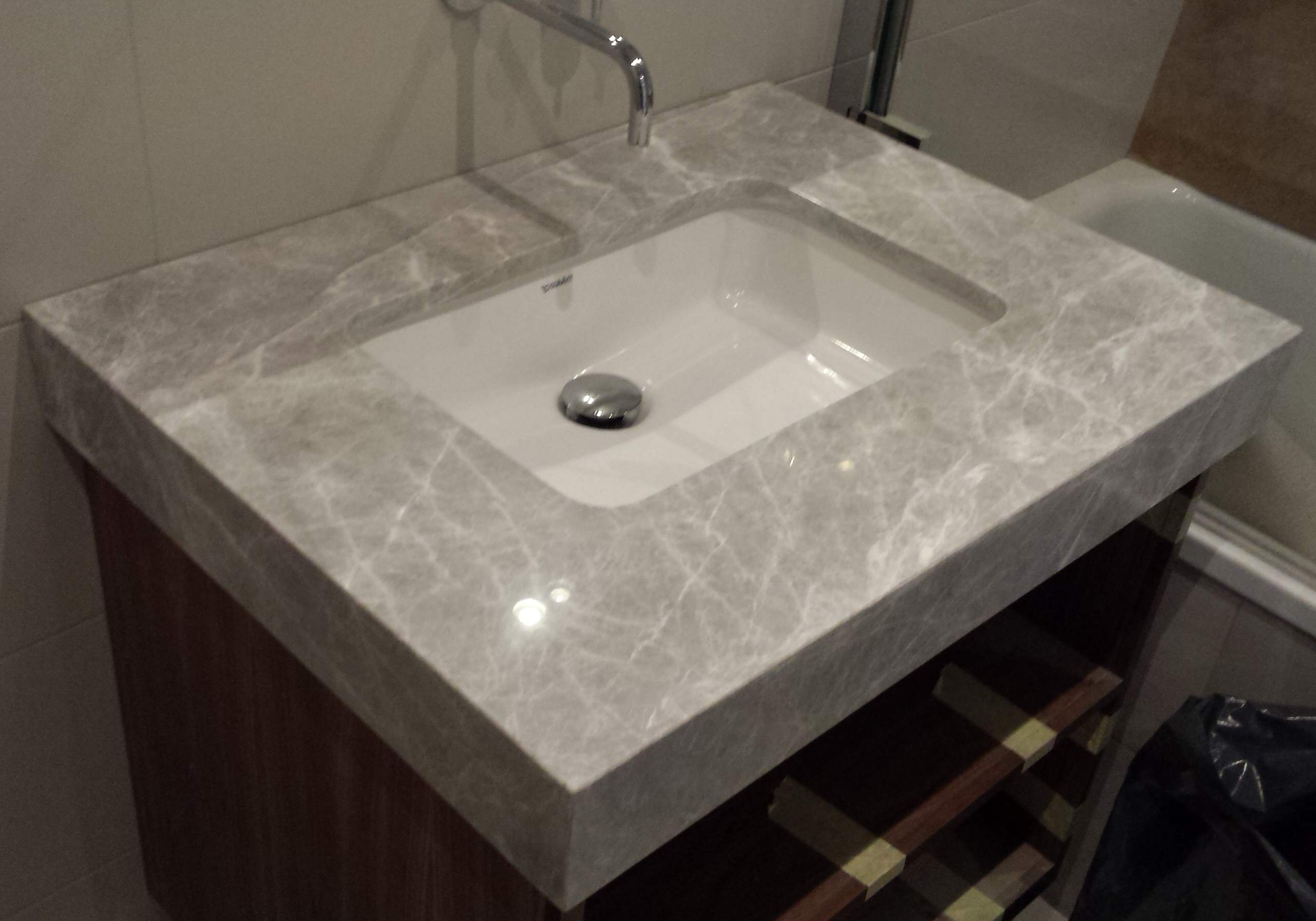 Knightsbridge Vanity Tops In Caesarstone Bianco Drift Quartz 80mm Modern Bathroom London By Mkw Surfaces Houzz