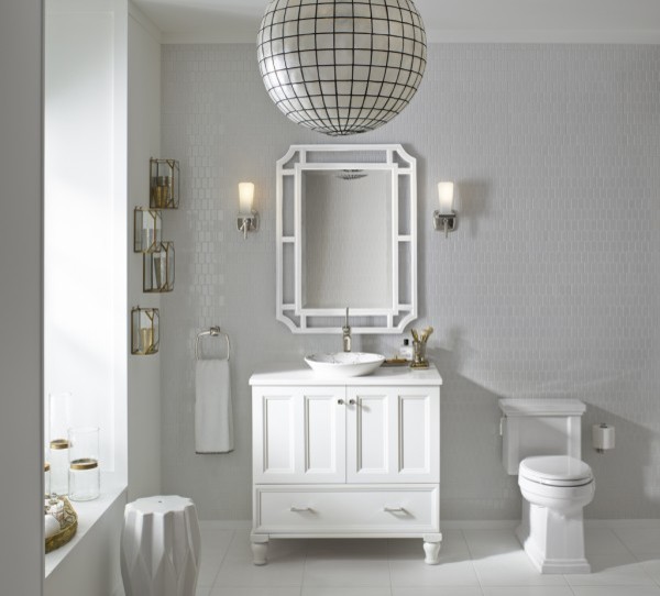 Ispirazione per una stanza da bagno padronale design con ante in stile shaker, ante bianche, piastrelle grigie, pareti grigie, lavabo a bacinella, top in quarzo composito e pavimento bianco
