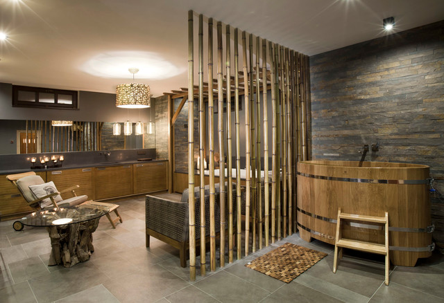 Комната отдыха в бане в современном стиле в светлых тонах