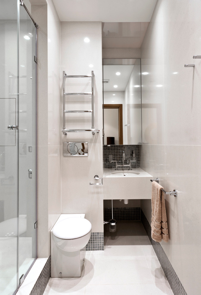 Свежая идея для дизайна: ванная комната в современном стиле с гигиеническим душем - отличное фото интерьера