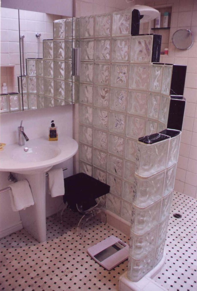 Inspiration for a contemporary bathroom in San Francisco.