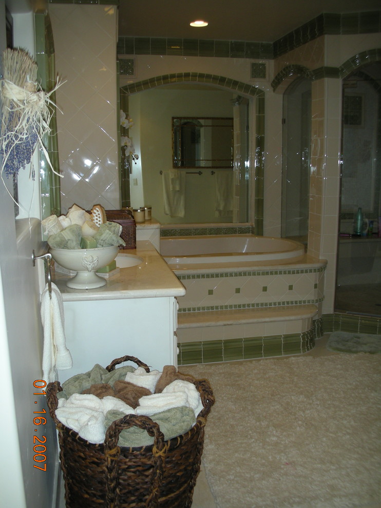 サンフランシスコにあるトラディショナルスタイルのおしゃれな浴室の写真