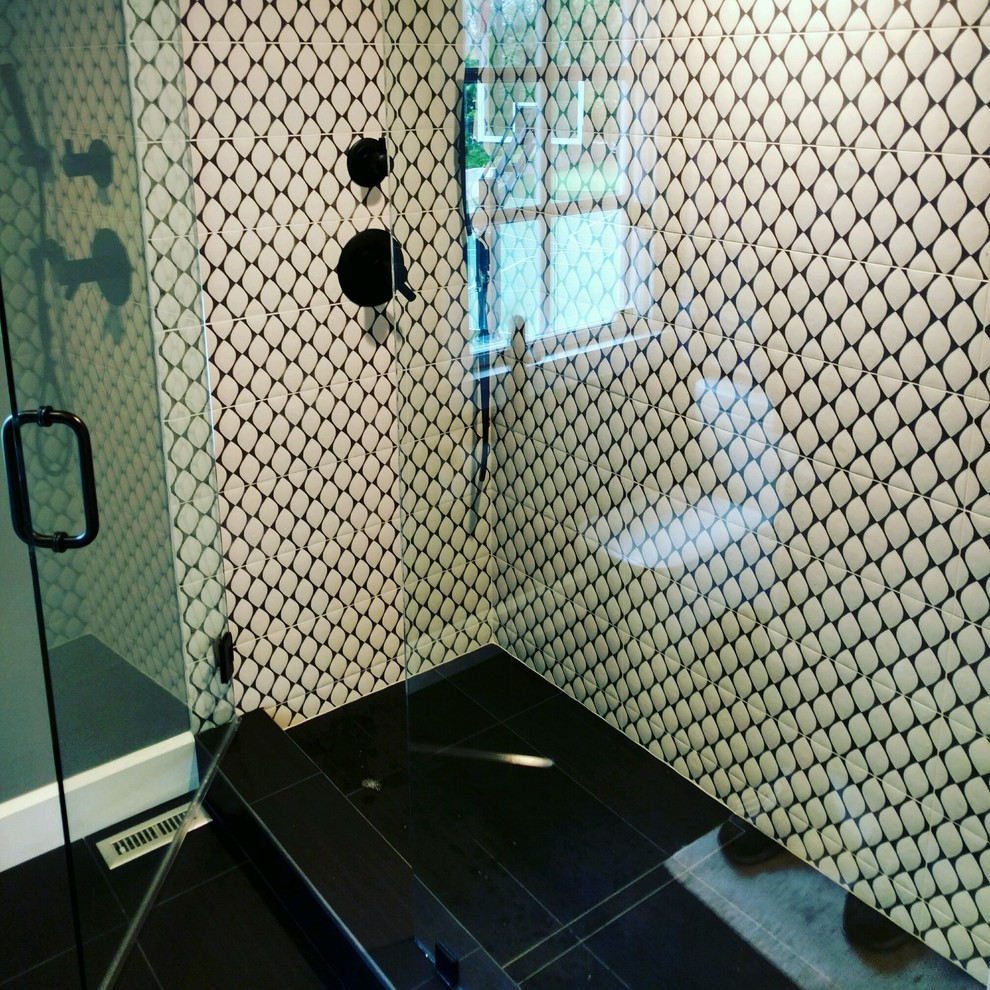 Mid-sized urban 3/4 black and white tile porcelain tile and black floor alcove shower photo in San Diego with multicolored walls and a hinged shower door