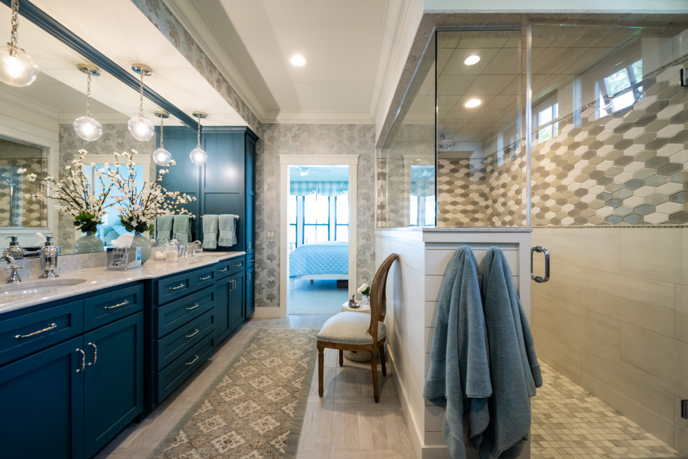 Inspiration for a cottage bathroom remodel in Minneapolis