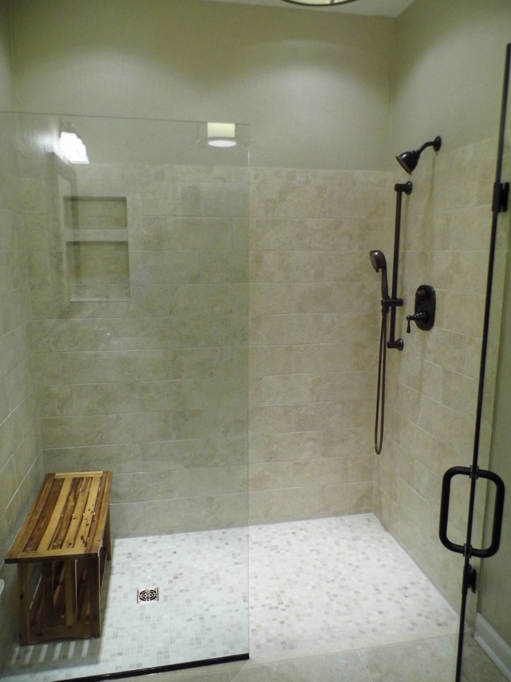 Walk-in shower - mid-sized beige tile and ceramic tile ceramic tile walk-in shower idea in Other with a pedestal sink, a two-piece toilet and beige walls