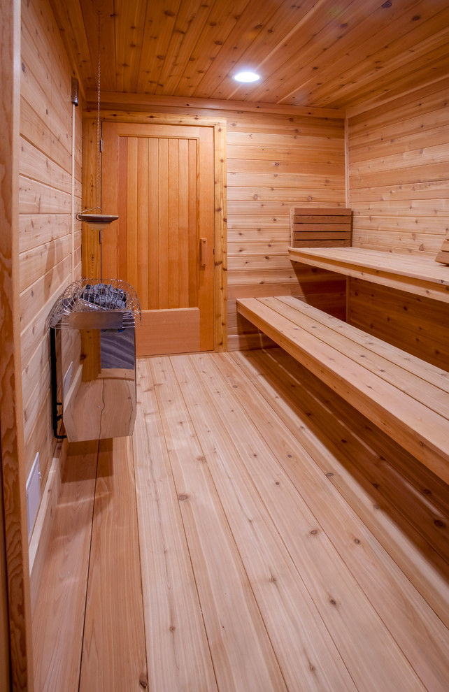 Aménagement d'un sauna montagne de taille moyenne.
