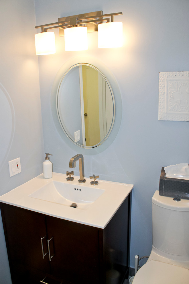 Medium sized coastal ensuite bathroom in Chicago with grey tiles.