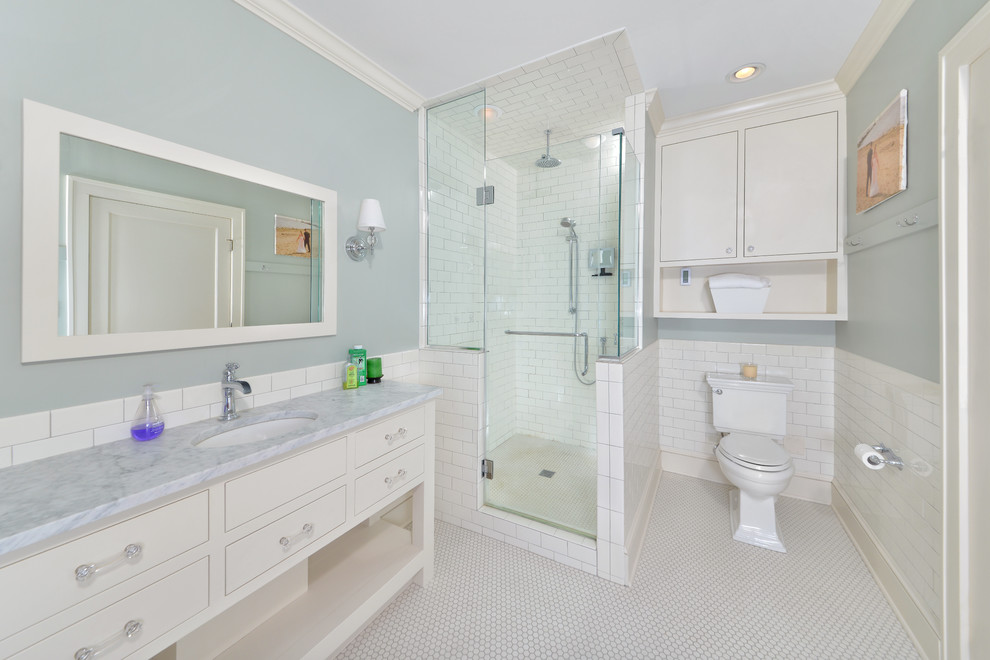 Diseño de cuarto de baño clásico con baldosas y/o azulejos de cemento